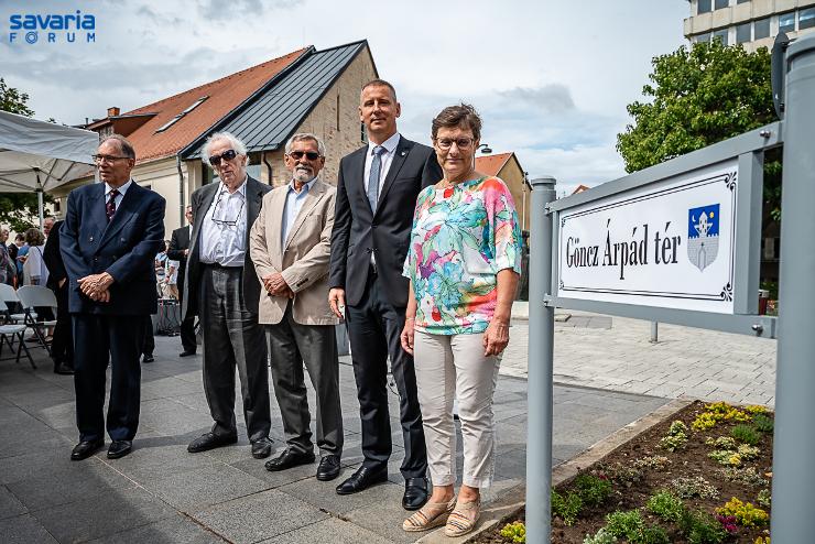 A messzehangz csend tere – felavattk a Gncz rpd teret