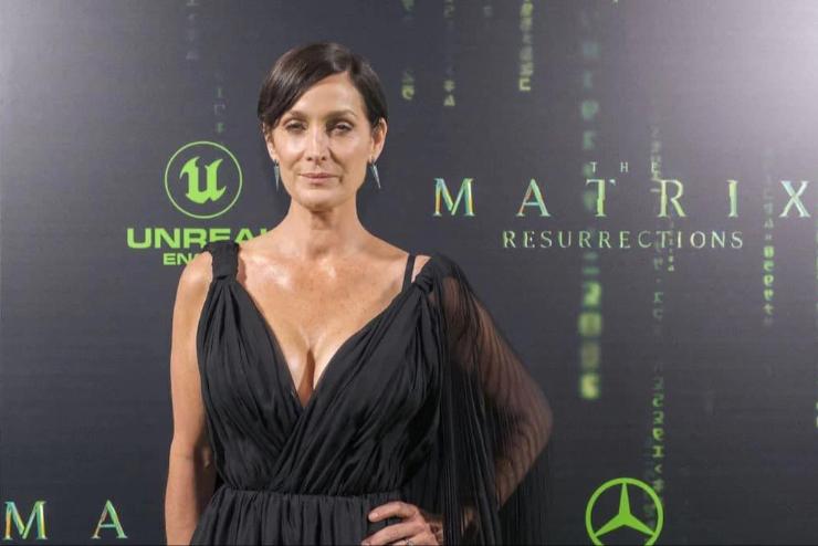 Isten ltesse,  Carrie-Anne Moss!