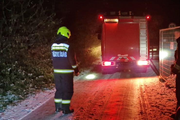 jabb tz volt a szombathelyi Parkerdnl - a tz a tetszerkezetre is tterjedt