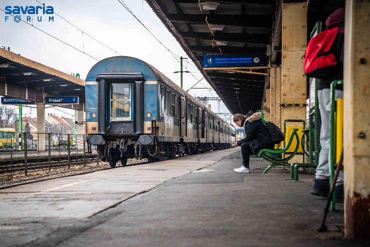 Nem szerepelt a msodik keresztneve a vonatjegyn, negyvenezer forintra bntettk meg a MV egyik utast