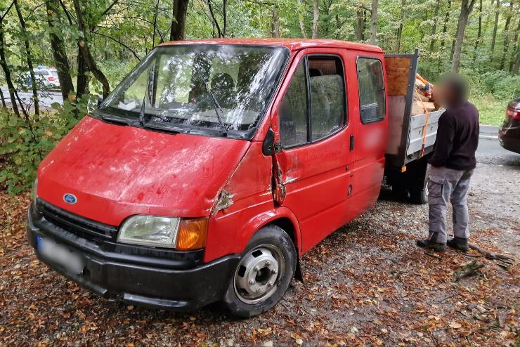 Ford s Citroen kisteherautk tkztek a hrhedt kanyarban, Jk kzelben