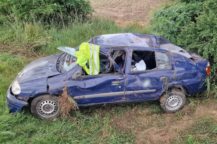 Bokrok kz csapdott egy Renault Uraijfalu kzelben 