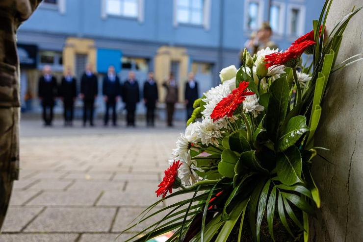 Koszorzs grf Batthyny Lajos mellszobrnl