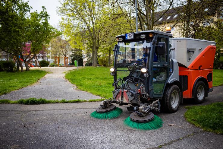 Megtisztultak a parkolk a Faludi Ferenc utcban 