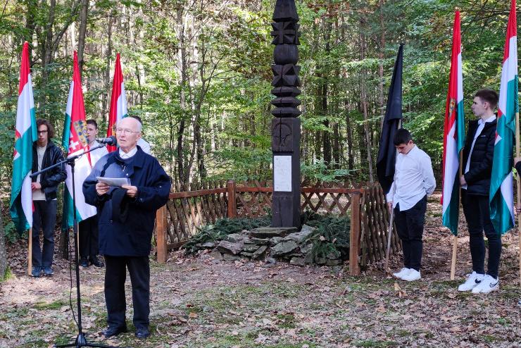 Az Aradi Emlkerdben lv kopjafnl hajtottak fejet az erdszek