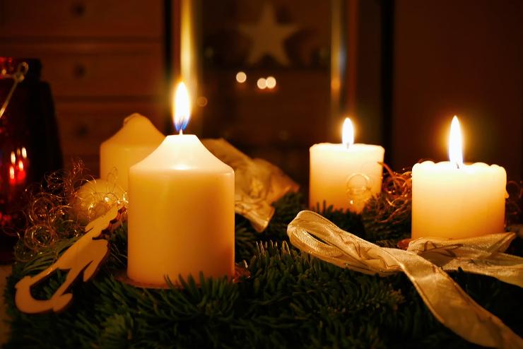 Advent: csak a gyertya gjen, ne az otthonunk!