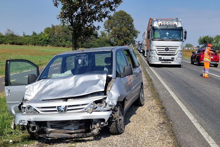 sszetolta a sort a Peugeot figyelmetlen vezetje a 86-oson, Balogunyom kzelben