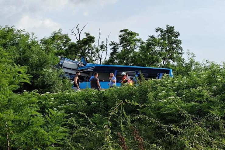 Autbusszal tkztt Szlovkiban egy Prgbl Budapestre tart gyorsvonat, tbben meghaltak