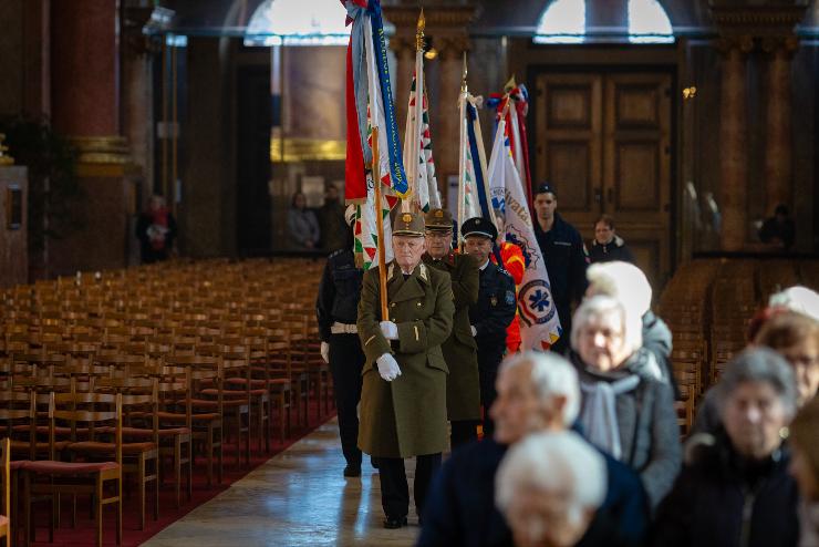 Megemlkeztek a szolglatteljests kzben, illetve a nyugllomnyban elhunyt egyenruhsokrl 