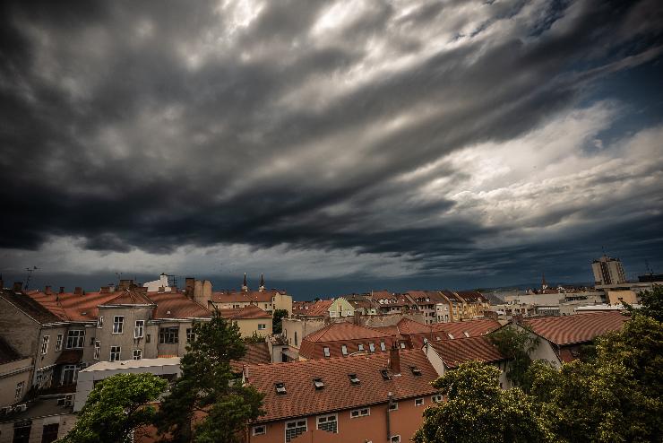 Msodfok riasztst adtak ki hevesebb zivatarok veszlye miatt a Dunntlon s Kelet-Magyarorszgon is