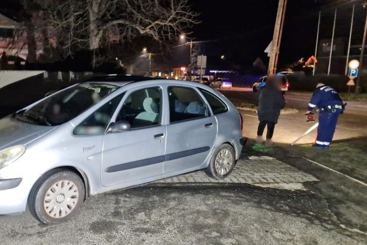 A balesetet okoz sofr tartotta vissza a srltet a mentk kirkezsig