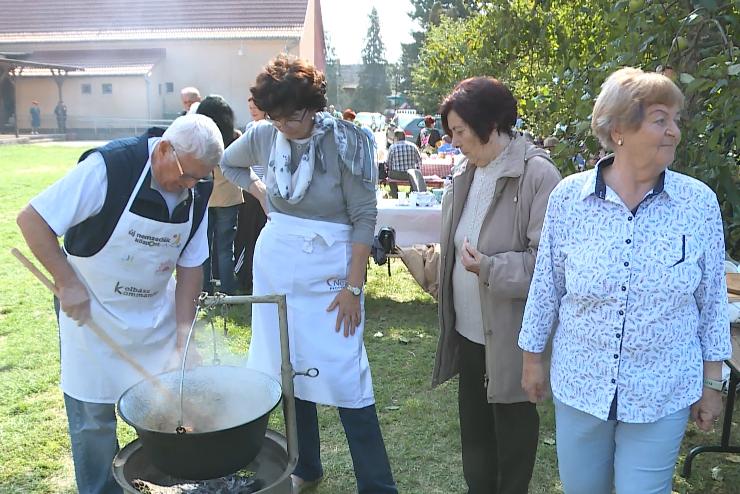 Finom telek, j hangulat – Idn is megrendeztk a nyugdjasklubok fzversenyt