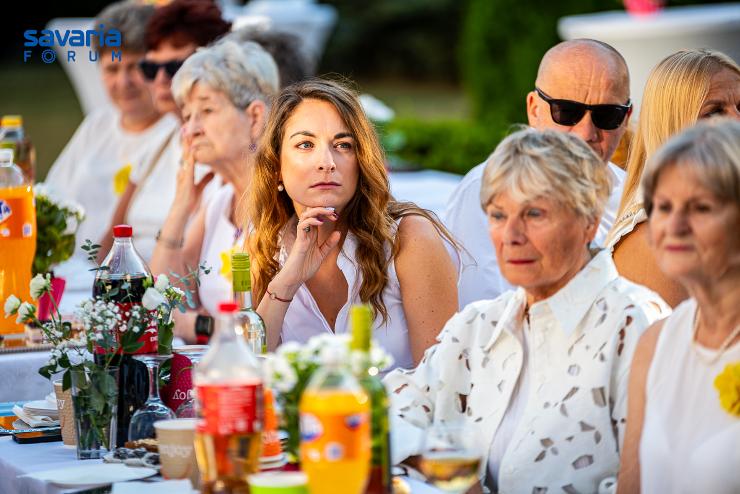 Hatodszorra is jtkonysgi White Party a szombathelyi Pspki palota udvarn