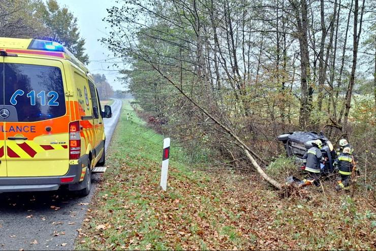 Slyosan megsrlt a sofr az Ivnc s riszentpter kztt trtnt balesetben