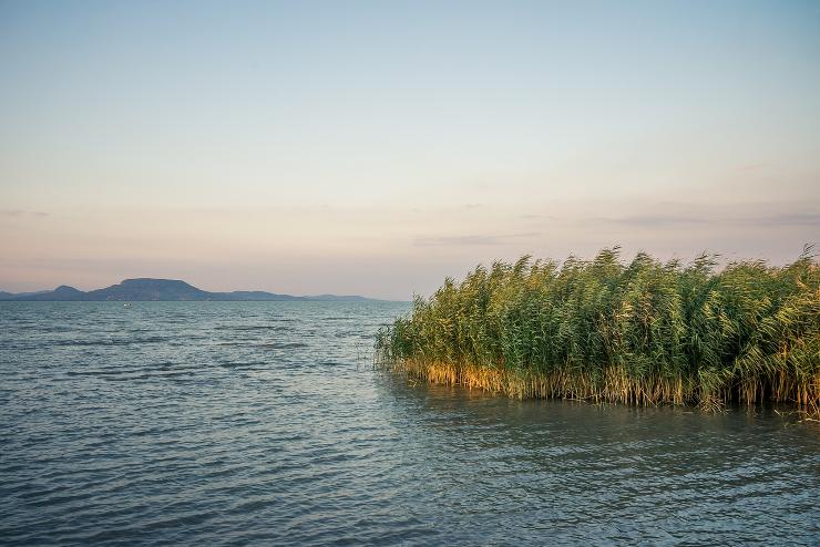 Kirk szele „kibillenti” a Balaton vzszintjt