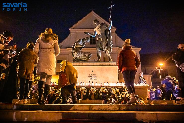 „Brmerre is jrt a vilgban, lnyvel, tantsaival, mindenhol oszlatta a sttsget”